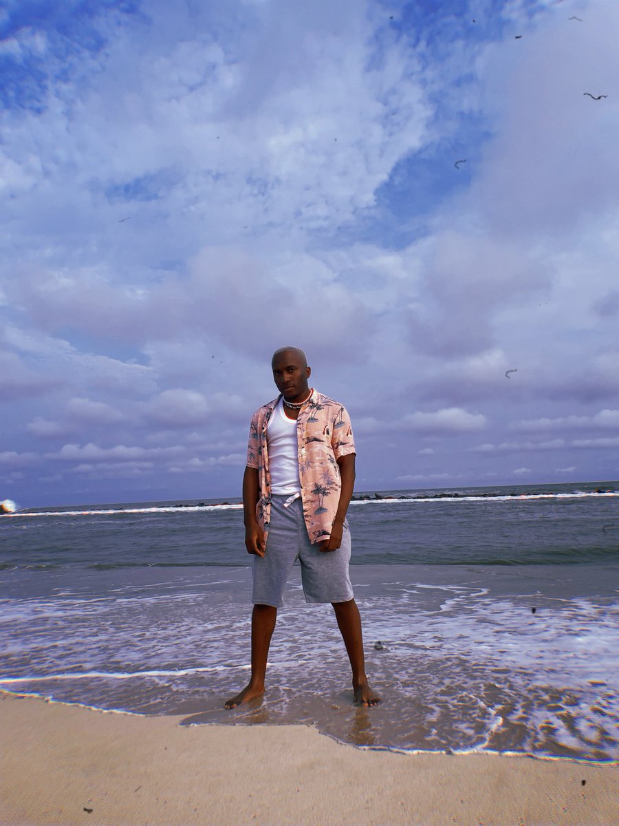 RemyBaggins's tweet image. something calm to start the week 🌊
#Fire4Fire