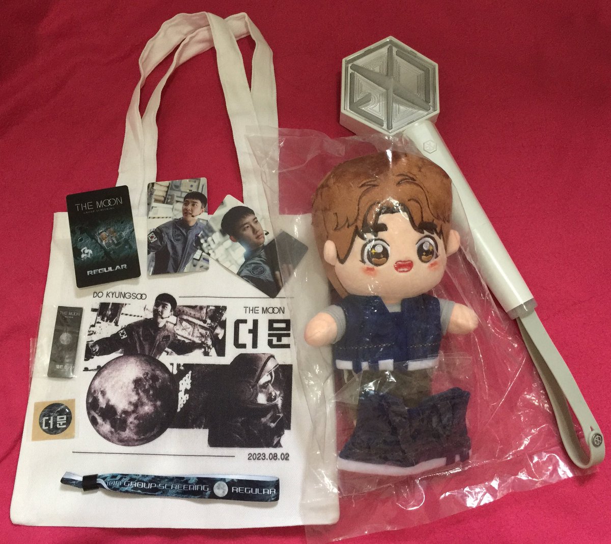 Rhodora_iam's tweet photo. I'm a bit disappointed about seat assignment but the SM North Edsa Front Desk Ladies were very kind &amp; patient. Good job, Ladies 👍🏻 Winning a doll as a doll collector is like winning a million bucks. Thank you very much, @DKSooGlobal ❤️ https://t.co/QxjMaH0UmI
