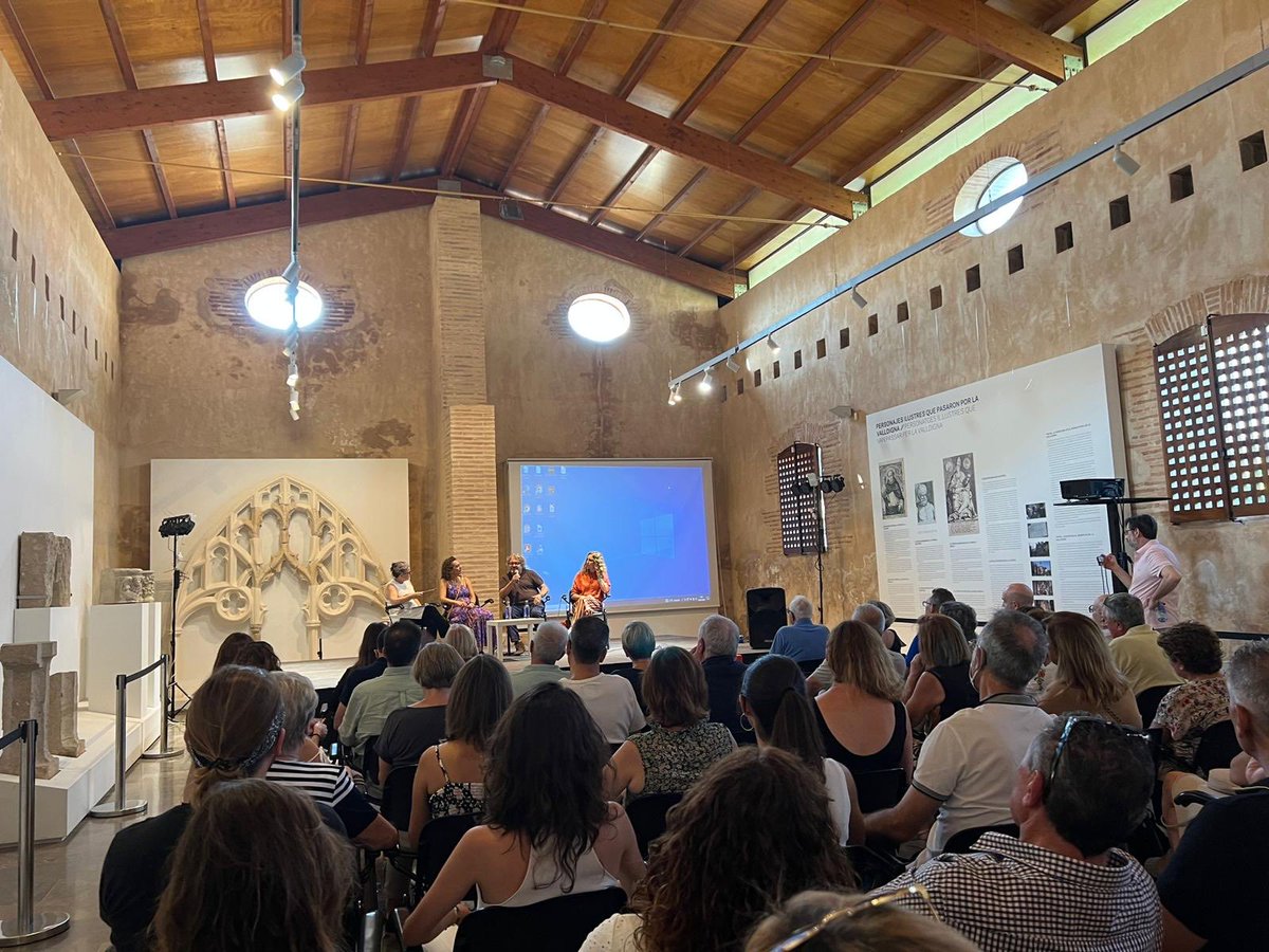 mayteaparisi's tweet photo. Maravillosa recepción del público de #laValldigna a la novela #TrueStory #Losruidosdelanoche. Más de cien personas asistieron a la primera de las Presentaciones, en el #MonestirDeLaValldigna #simatdelaValldigna
@AjunTavernesV @benifairo_ajun @bibliosocialUCM @BNE_biblioteca https://t.co/QZ8yo7tYhz