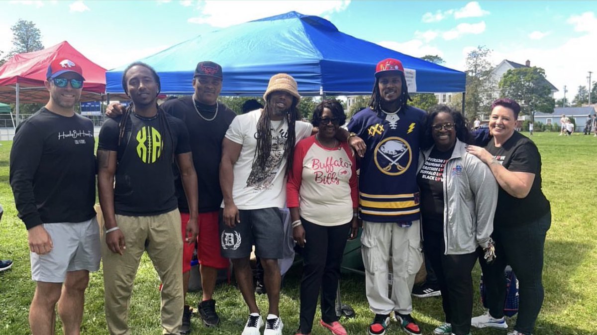 StevieJohnson13's tweet photo. 1st Annual @KaiirElam5 x SJ13 Supply Drop-off/Giveaway + XA Skills Academy: Completed ☑️  

OneLove to our Partners: 
The Resource Council of WNY, @CPeoplesStokes, @CrossbarAth, @BuiltInBuffalo_ and @DelawareNorth.

#HandleBizHaveFunRepeat #ExposureAcademy23 ⚡️ https://t.co/QORQe99loy