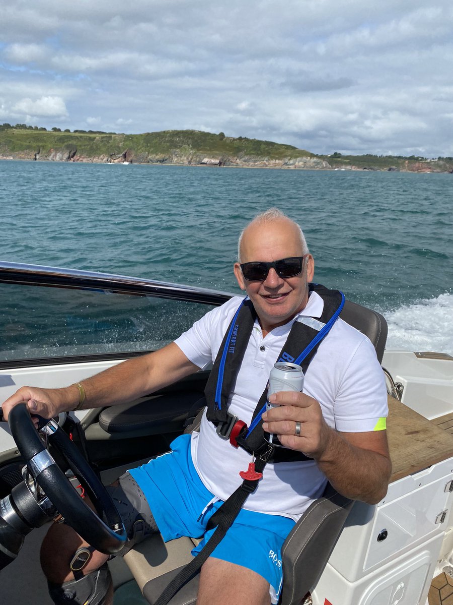 Dartmouth on a
bank holiday
Monday loving it 👍