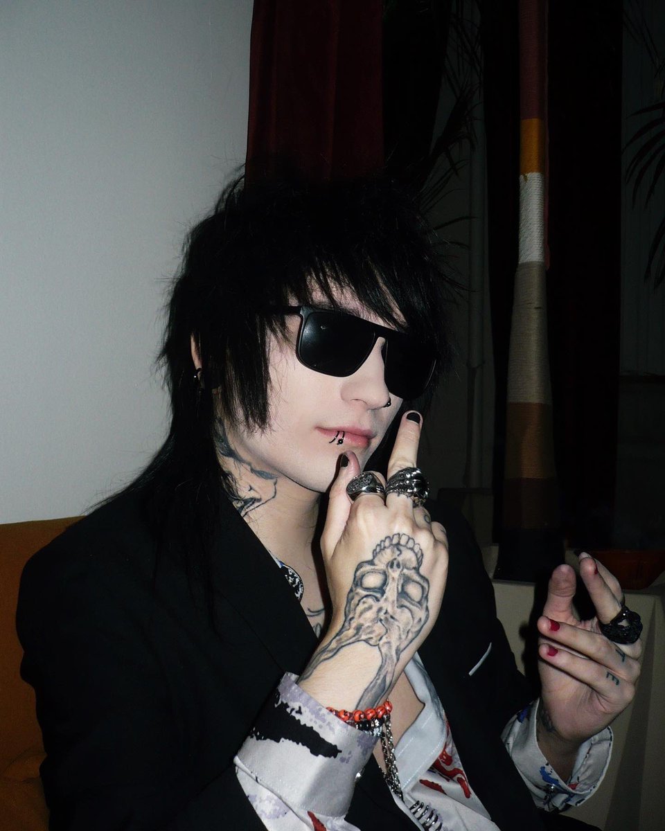 Johnnie Guilbert tweet media