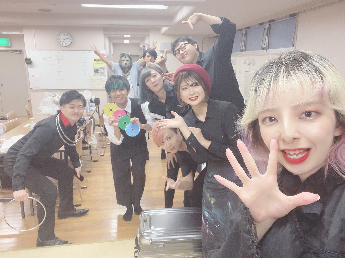 ayane__72m's tweet photo. マジックの初舞台✨
緊張したけど楽しかったあ😝
来てくださった方、演者さん、スタッフさんほんま感謝やあ🙏
感謝と勉強の日でした！！ https://t.co/6RGm57FQY6