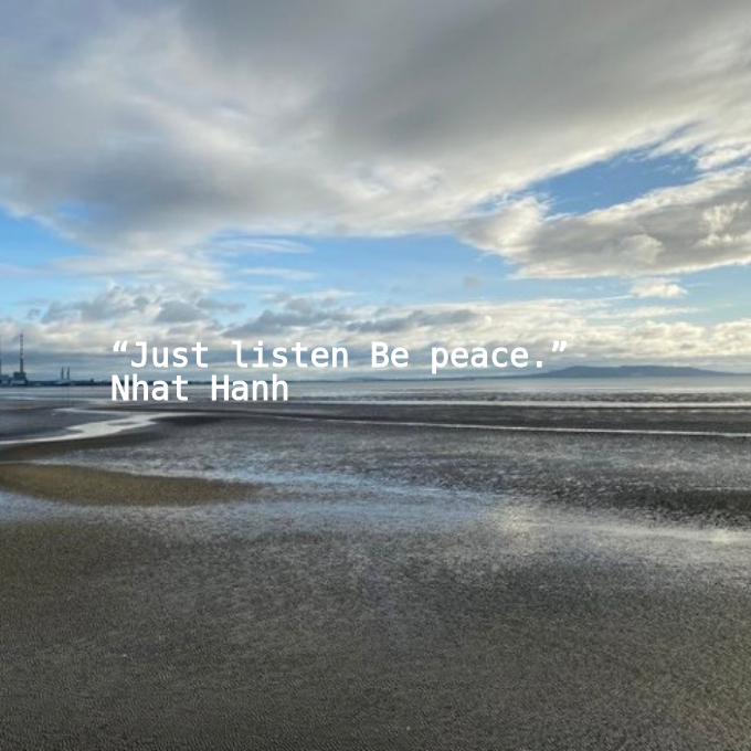 Qu0tes108's tweet photo. 📖“Just listen Be peace.”
🖋Nhat Hanh
🏠#goodquotesdaily | #goodreads | #NhatHanh https://t.co/9XVvVsLsFq