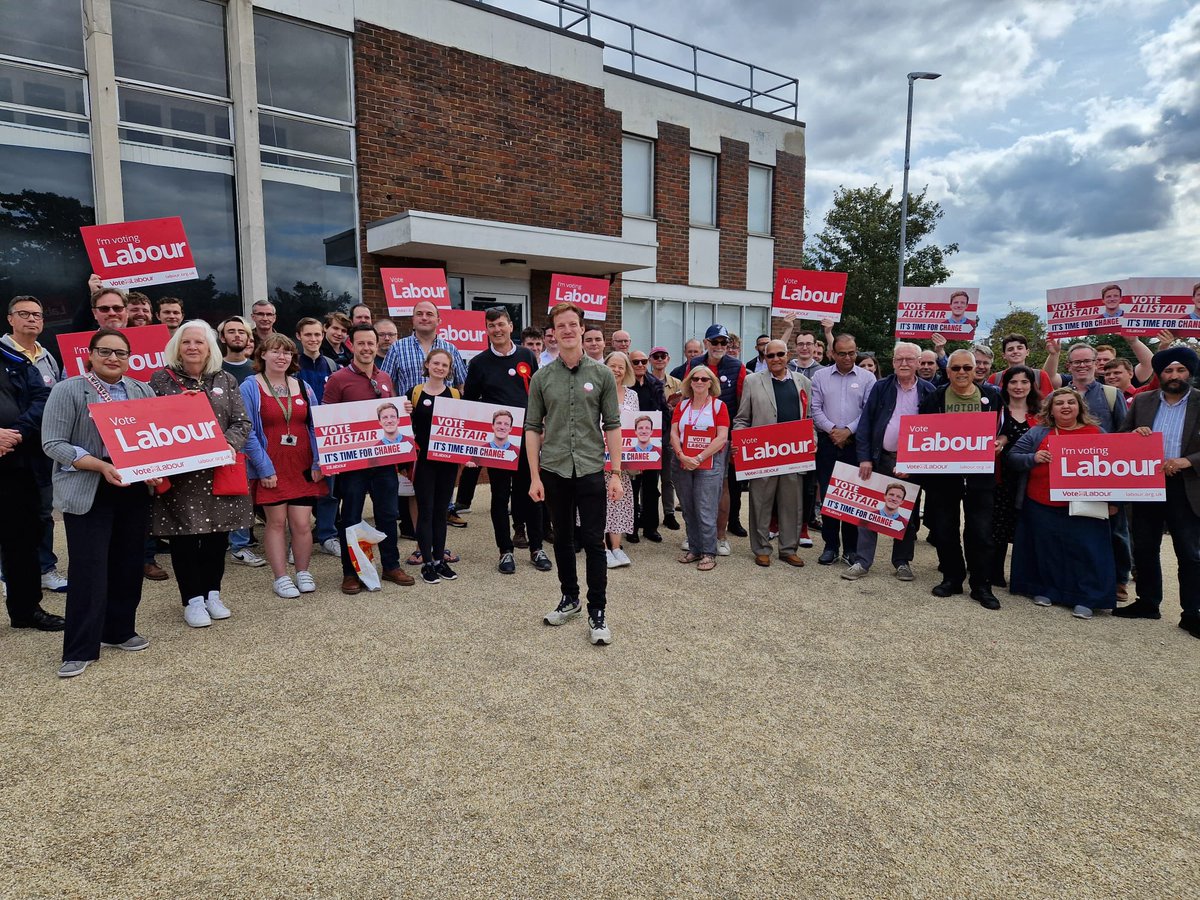 Back out this afternoon to continue the conversations across Mid Bedfordshire!

Whether it’s NHS waiting times or cost of living pressures, it’s clear our towns and villages need change.

That’s exactly what I’ll be fighting for as an active MP who’s on our side from day one 🌹