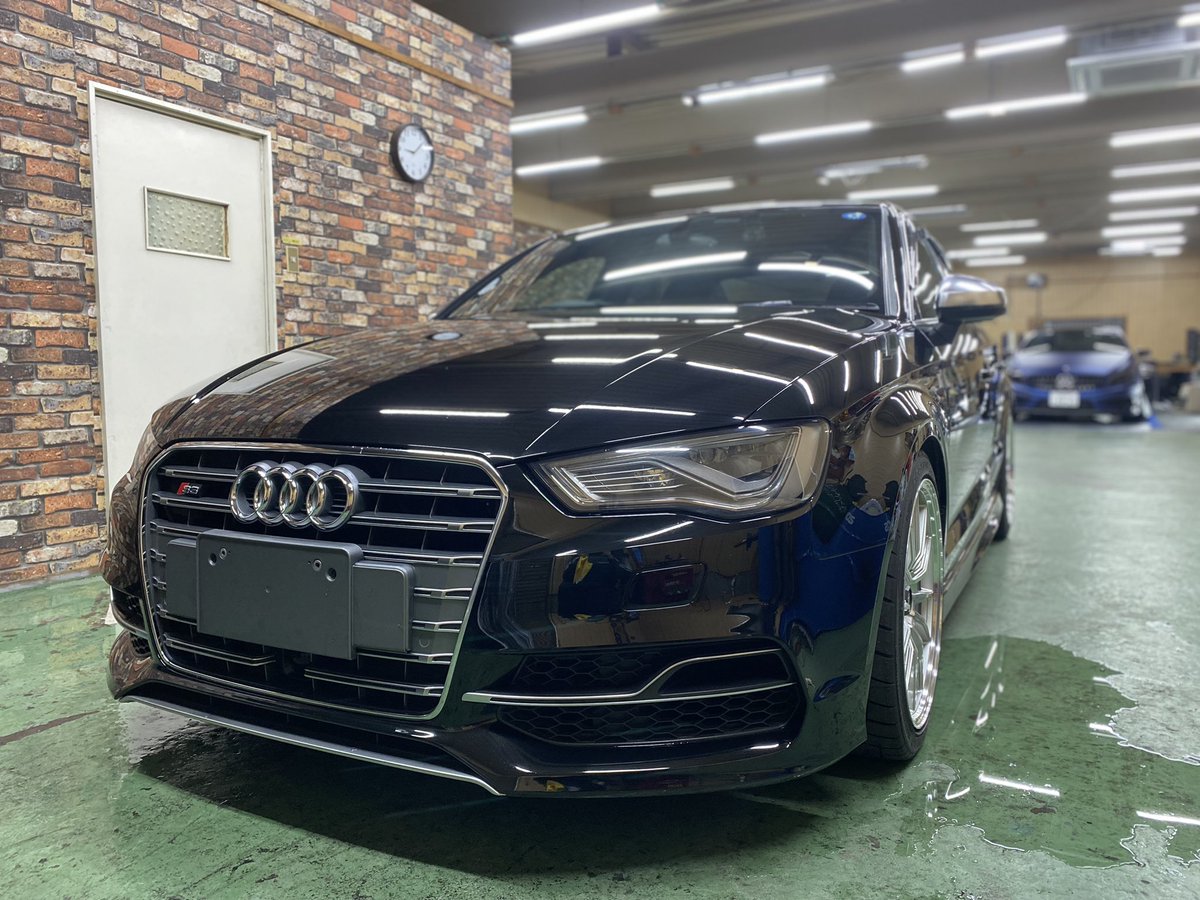 bobr425's tweet photo. アウディS3磨き＆コーティング施工！
窓にもコーティングかけました☺️
ヌルツヤで良い感じ！
#アウディ
#S3
#コーティング
#撥水
#滑水 https://t.co/JqaQGnEL50