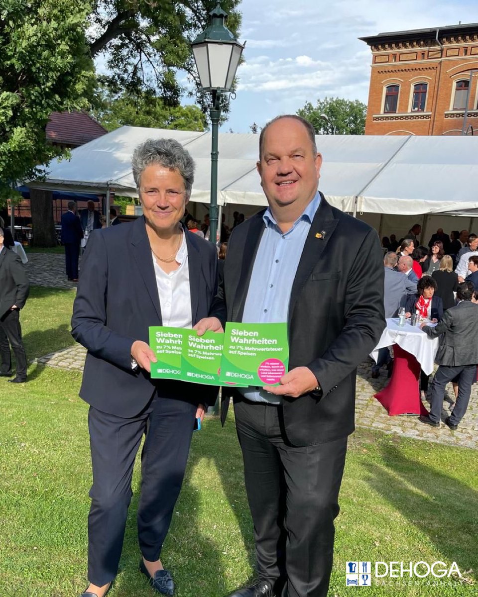 "In der aktuellen Situation wäre eine Rückkehr zum regulären  Mehrwertsteuersatz von 19 Prozent für gastronomische Angebote für viele  Betriebe ein Todesstoß", sagte Ministerin Lydia Hüskens (FDP) der  Deutschen Presse-Agentur. 

sueddeutsche.de/politik/steuer…

#dehoga