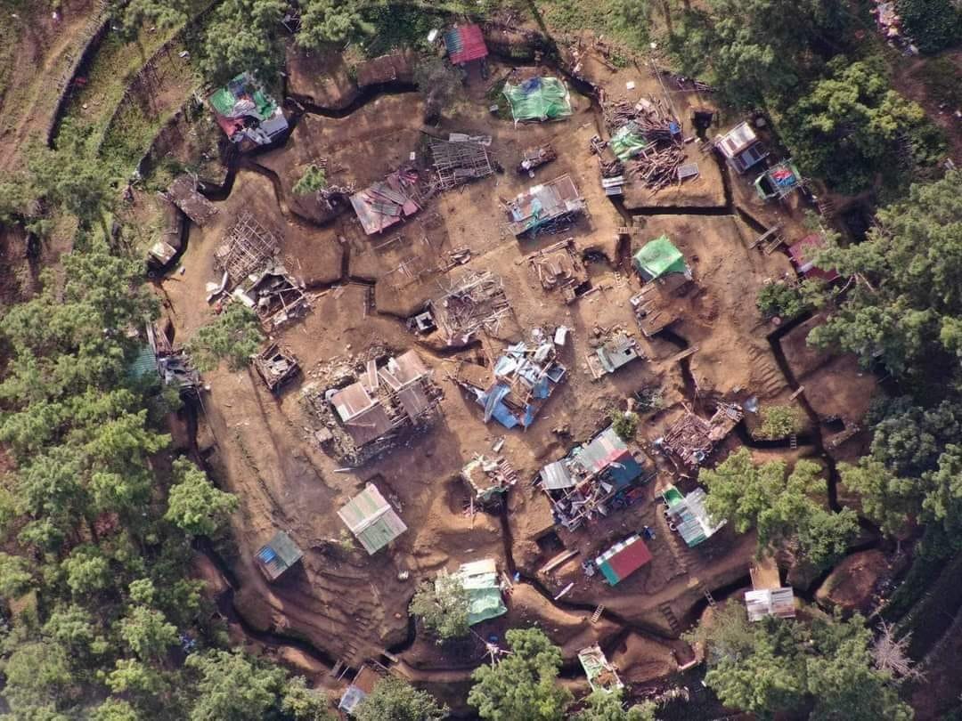 ChindwinPost's tweet photo. #BREAKING: 11 members of the Chin resistance armed groups lost their lives in today's battle in Thantlang, Chin state, according to the Chin Post. The number of Myanmar military casualties is unknown. CNA-5, CDF-Zophei-4, CDF-Thantlang-1 &amp; CDF-Hakha-1. 
#WhatsHappeningInMyanmar https://t.co/DmEpRu6v5L