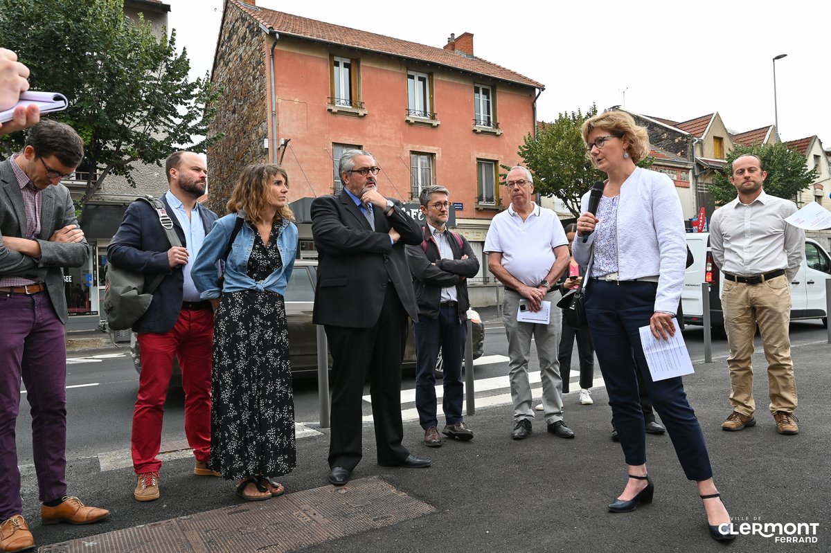 ClermontFd's tweet photo. Comme neuf. Après un an de travaux, le boulevard Lafayette a ré-ouvert ses voies à tous les usagers : voitures, bus, vélos et  piétons. Ils peuvent désormais  s'y côtoyer en toute sécurité grâce  notamment à la nouvelle piste cyclable de 1,2 km 🚲.
#travaux #Lafayette https://t.co/6McYGKtFSe