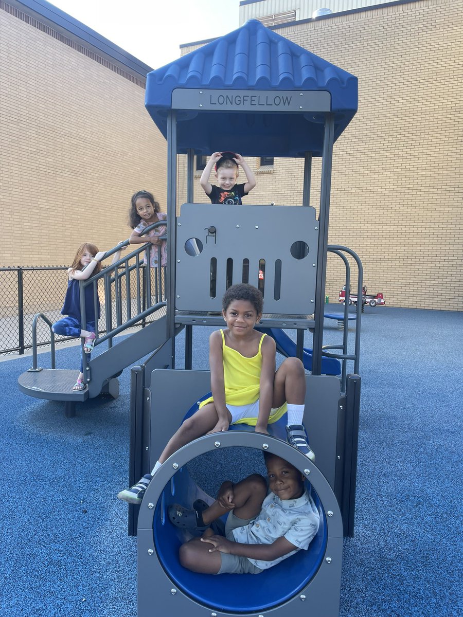 Old friends + New friends = great first day of PRE-K #pkp #longfellowbears #D97joy