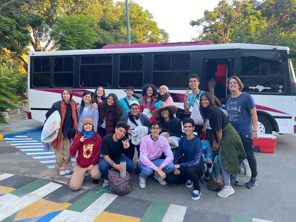 ¡Retomamos nuestra gira a Mérida!

Después de algunos años en pausa, volvemos a los pueblos y comunidades del Páramo con mucho teatro.

Acompáñanos en esta travesía que está por empezar. 

🏔️✨🐢