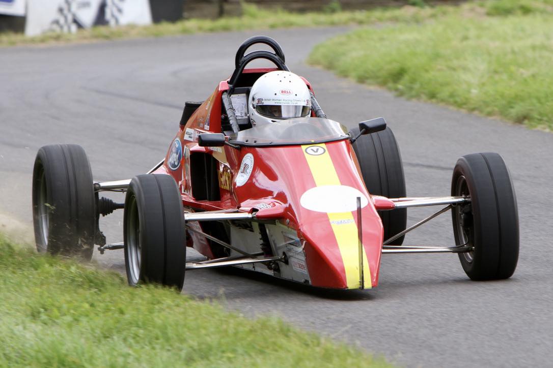 BeckyCrocombe's tweet image. Finally a sub 40 run @GurstonHill...New PB of 39.66s and so happy!!! Massive thank you's to @laurencemarks64 @Barbaramarks_13 @vulcandezign and Darren Roberts 🙂. Back to the office tomorrow @UnitedOilseeds #formulaford #hillclimbing #BankHolidayWeekend @MarieIndge 📷 Nick Woods