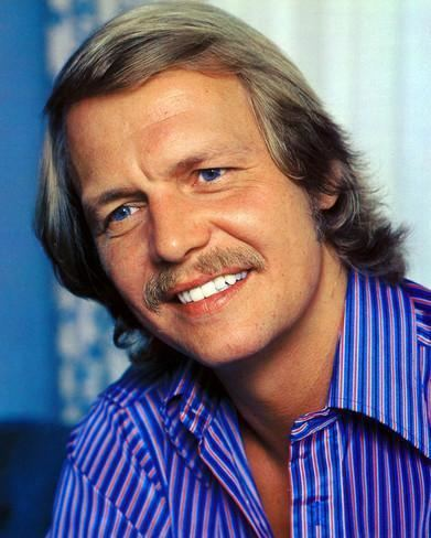 NLCarolynMuse's tweet photo. A #HappyBirthday to film/television actor and singer David Soul (80). #HereCometheBrides #Cannon #MagnumForce #DogpoundShuffle #StarskyandHutch #TheStickUp #SalemsLot #TheYellowRose #Unsub https://t.co/LT6ty0zxit