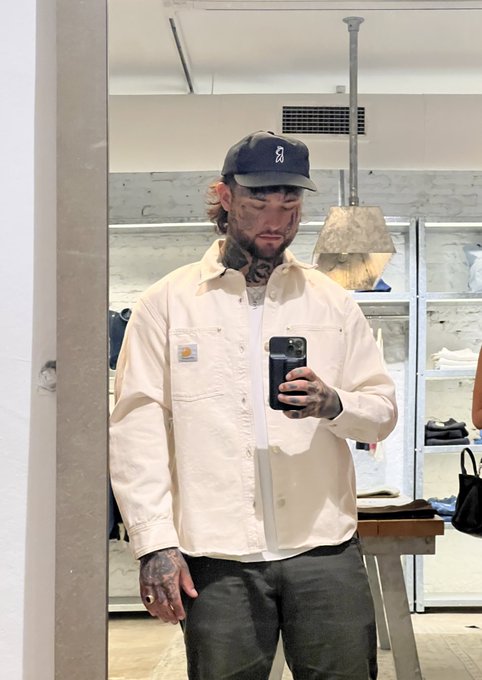 come with me to the changing rooms https://t.co/f77wKbezjm https://t.co/0FlHK3NihU