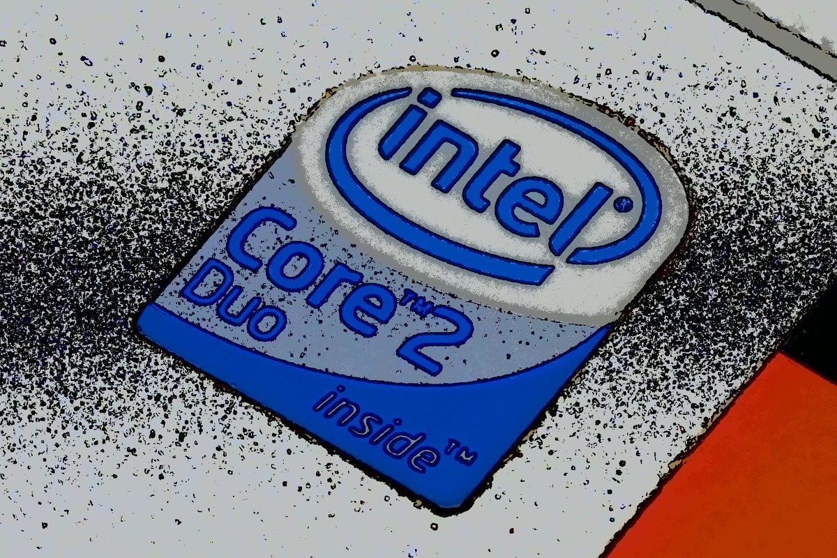 Amata_tac's tweet image. 現在では実用性皆無   
intel Core2 Duo inside !!!   
我が家はこの Core2 Duoが載った、テレビチューナー搭載ノーパソ(2007年)持ってるんで、 それが今テレビとして現役です（笑）  
流石に怖いので、ネットには繋いでないです。(Win Vista) 
#Intel #Core2 #Core2Duo #Windows #windowsVista
