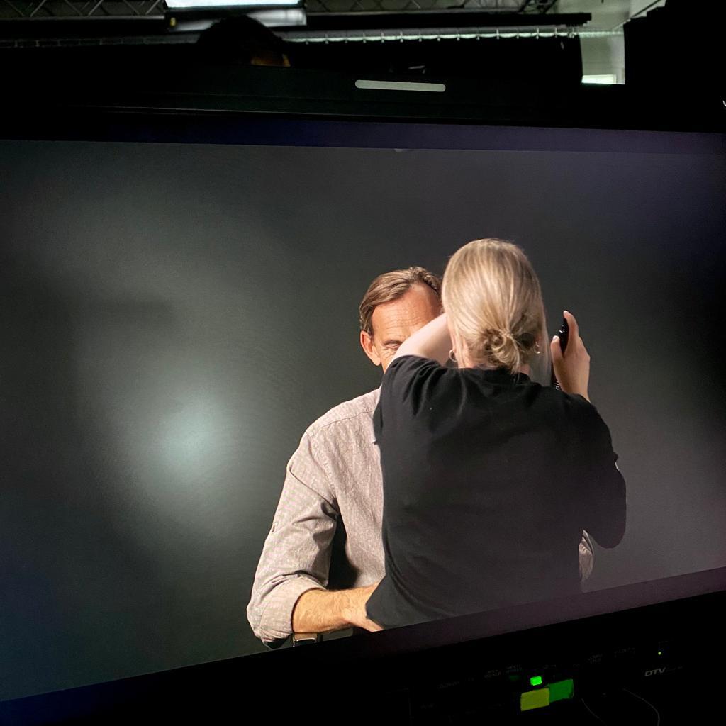 Festland's tweet photo. Grosses Kino für St.Gallen: Festland dankt Marcus Schäfer für die starke Performance und der Management School St.Gallen für viele Jahre filmreife Zusammenarbeit. @vitronic @sandragimmel 

#festland #videoland #bildungsland https://t.co/ad99Go5iSX