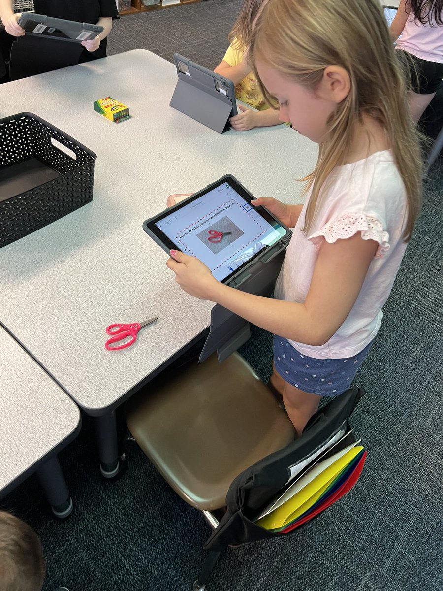 Learning how to use the new <a href="/Seesaw/">Seesaw</a> frames features in 1st grade this morning! <a href="/KristynSoldan/">Kristyn Soldan</a> <a href="/ctlbulldogs/">Centennial School</a> <a href="/OSD135/">Orland District 135</a>