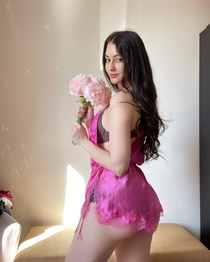 AlkamlYn's tweet photo. "لا تجبر أحداً على فعل شيٍ لك هو لا يريده فجمال الأشياء تأتي دون طلب."🤍

مسالخير https://t.co/xPfItLWXkb