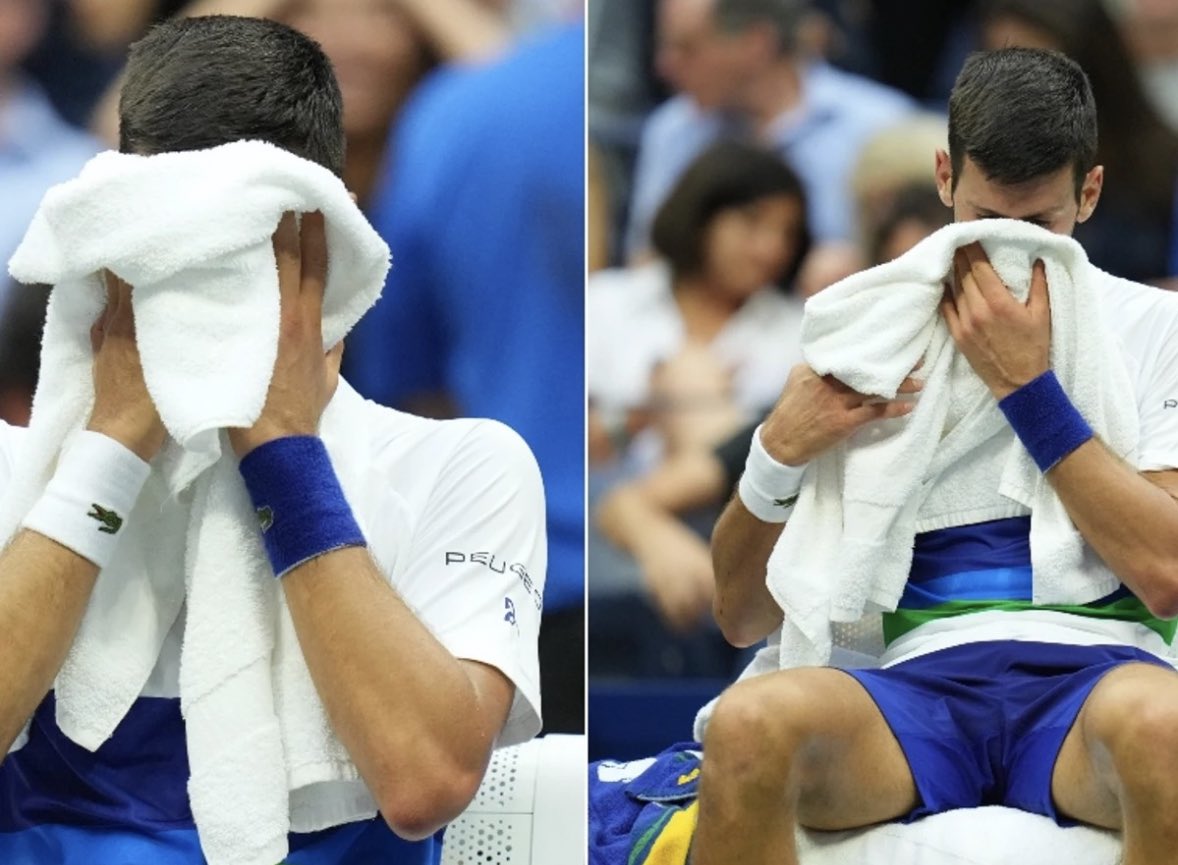 jmgmoron's tweet photo. Quizá alguno se haya preguntado esto:

¿Por qué Novak Djokovic tiene 10 títulos en el Open de Australia y solo 3 en el US Open?

¿Qué tiene Flushing Meadows para que a Nole no se le dé tan bien? Os lo cuento en este HILO 🧵 https://t.co/Vac3EtZlSP