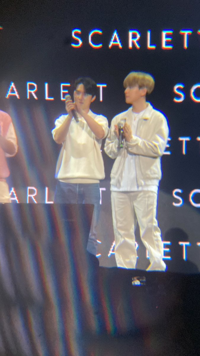 xxdoby_'s tweet photo. Baeksoo did it because of me 🥹 baeksoo love me so damn much 🥹
Thank you for coming to Indonesia. I hope i can see you again at exo’s concert 😭😭😭😭😭😭😭😭😭🤍🤍🤍
#baeksoo #ScarlettxEXO https://t.co/42x9qncBQt