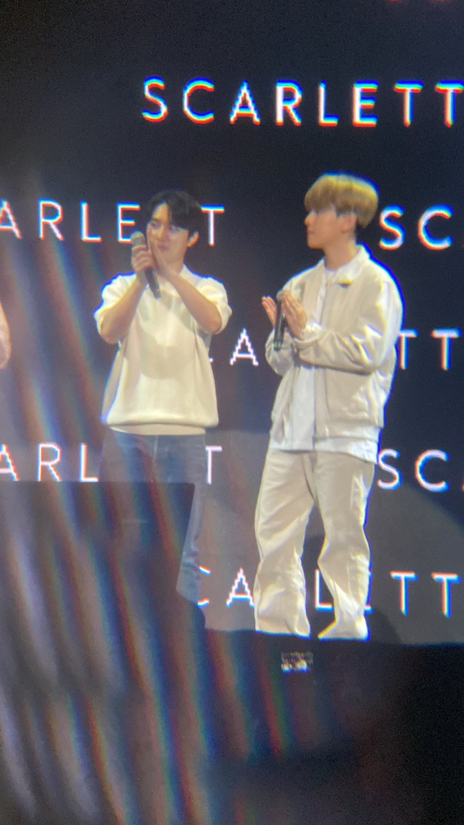 xxdoby_'s tweet photo. Baeksoo did it because of me 🥹 baeksoo love me so damn much 🥹
Thank you for coming to Indonesia. I hope i can see you again at exo’s concert 😭😭😭😭😭😭😭😭😭🤍🤍🤍
#baeksoo #ScarlettxEXO https://t.co/42x9qncBQt