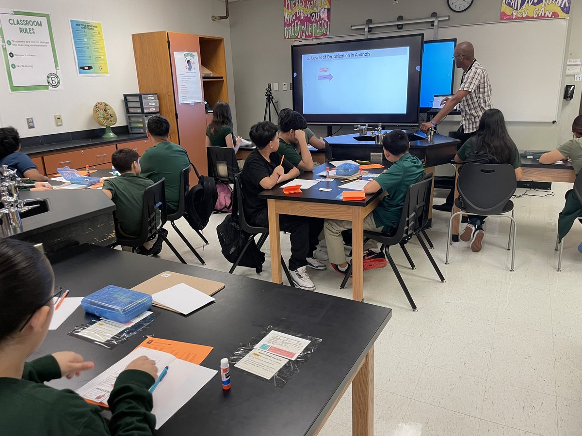 edison_school's tweet image. #HighQualityInstruction begins Day1 when you have #systems in place. We are ready to grow 🪴 students!