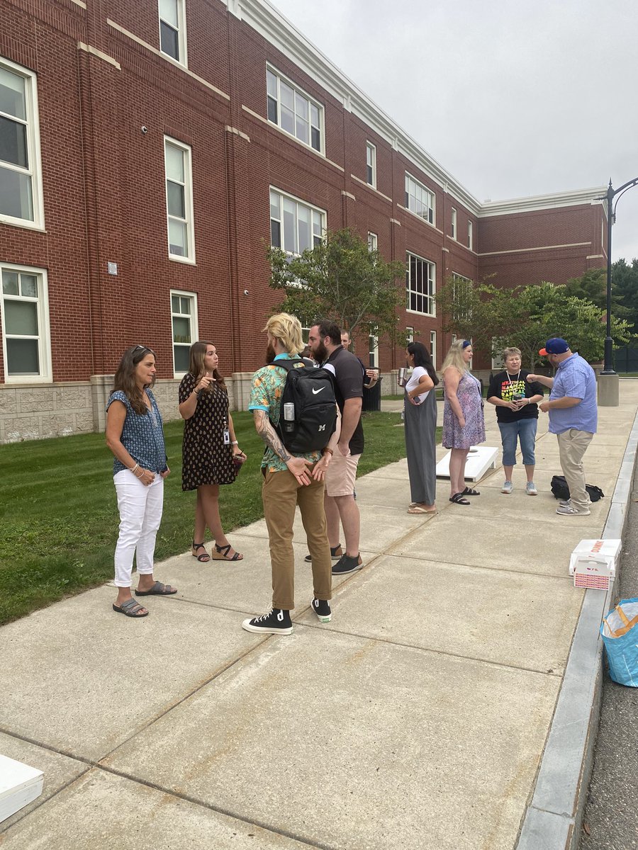 Thanks for organizing a fun Breakfast Tailgate event for the staff’s first day back, <a href="/MHSAPDC/">Dominic Centorino</a>! #bettertogether #weRmarshfield