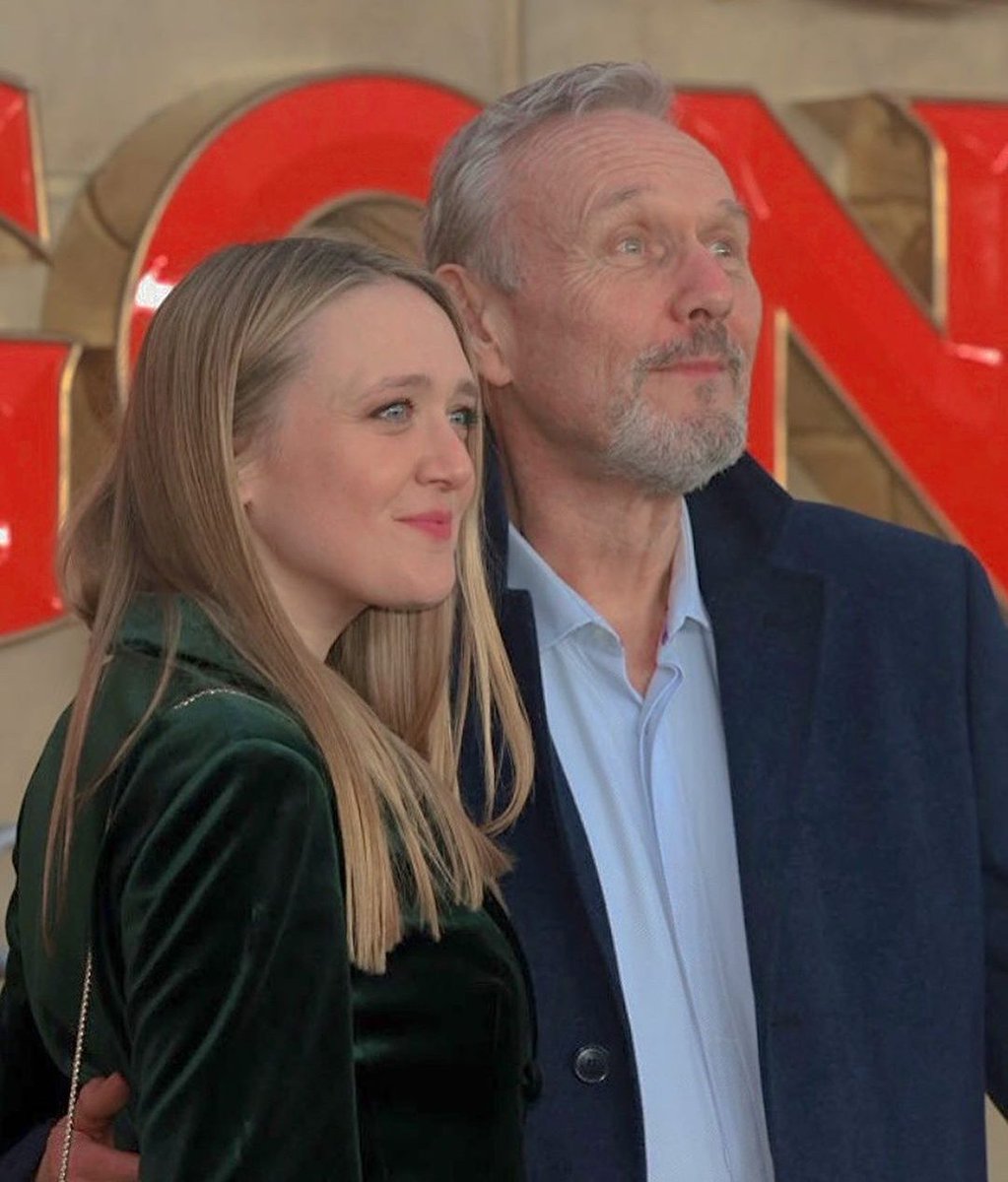 SonnySonet's tweet photo. #anthonyhead
#emilyhead https://t.co/VlE5ue3G5m
