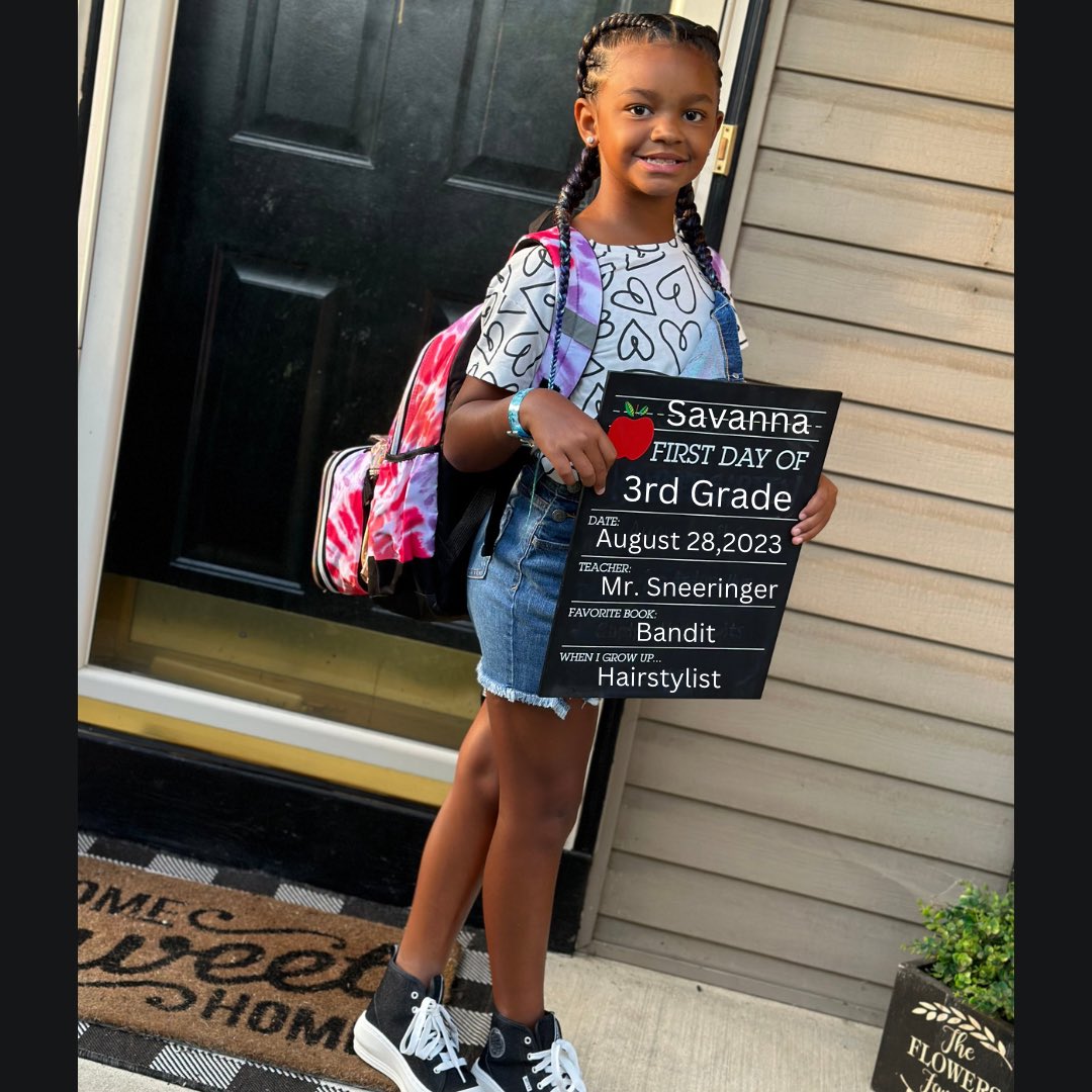 TaraFlowers22's tweet image. 📚✏️Happy 1st Day of School✂️📓🖍️

📝3️⃣rd &amp;amp; 6️⃣th grade!! Wishing everyone a great 2023-2024 school year!

#blessed #2023 #muhlpride #smiles #flowersfam @CoachMFlowers