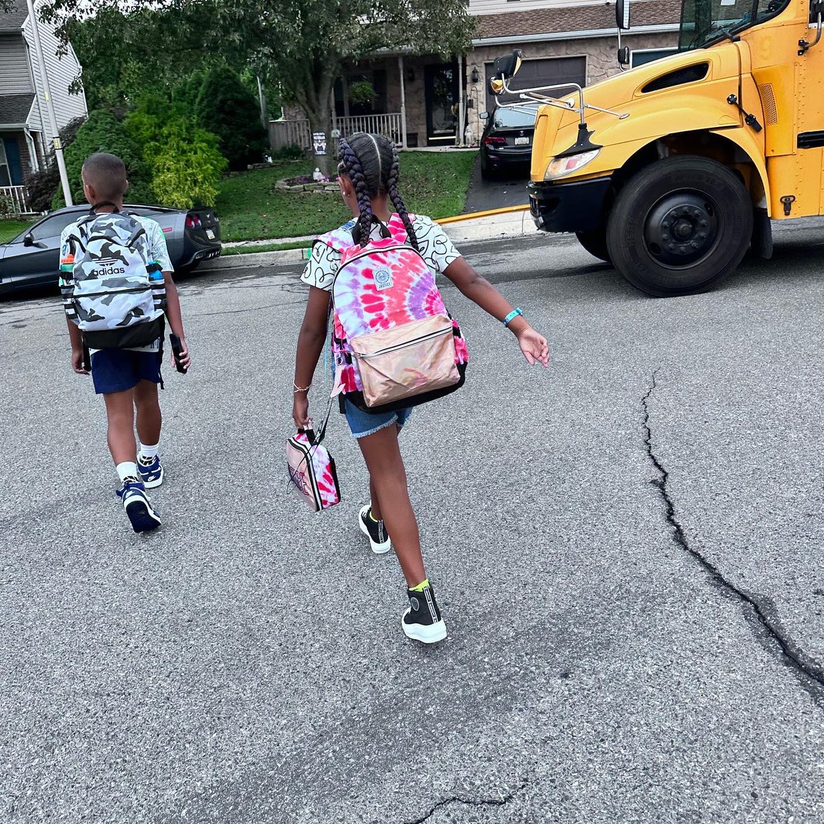 TaraFlowers22's tweet image. 📚✏️Happy 1st Day of School✂️📓🖍️

📝3️⃣rd &amp;amp; 6️⃣th grade!! Wishing everyone a great 2023-2024 school year!

#blessed #2023 #muhlpride #smiles #flowersfam @CoachMFlowers