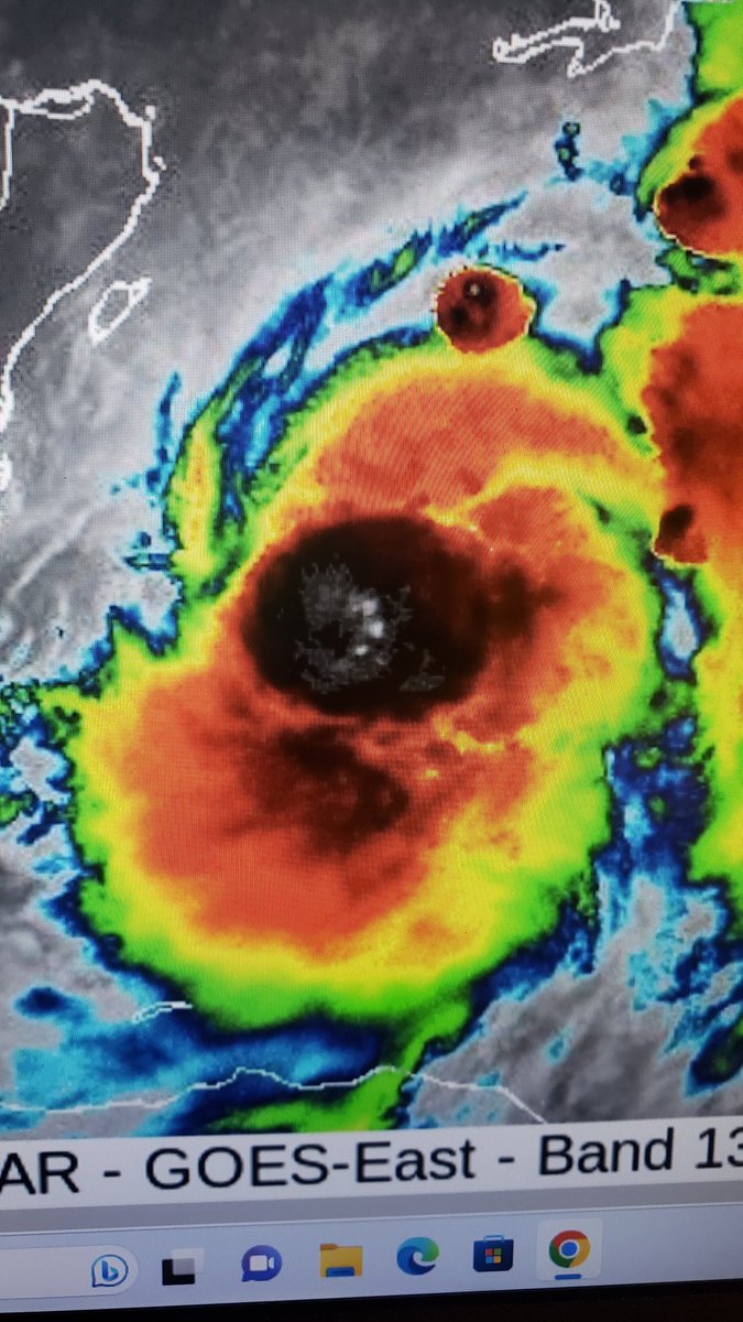offendall's tweet photo. New update 65mph 5am advisory. Satellite image #hurricaneIdalia #tampa #TropicalStormIdalia #Florida https://t.co/YLlXxrVJHi