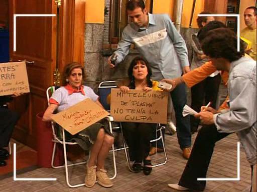 vaqu333's tweet photo. 🚨 ÚLTIMA HORA

📸 Primeras imágenes de la huelga de hambre de la madre de Rubiales en la iglesia de la Divina Pastora de Motril https://t.co/ZgKUfvZgwV