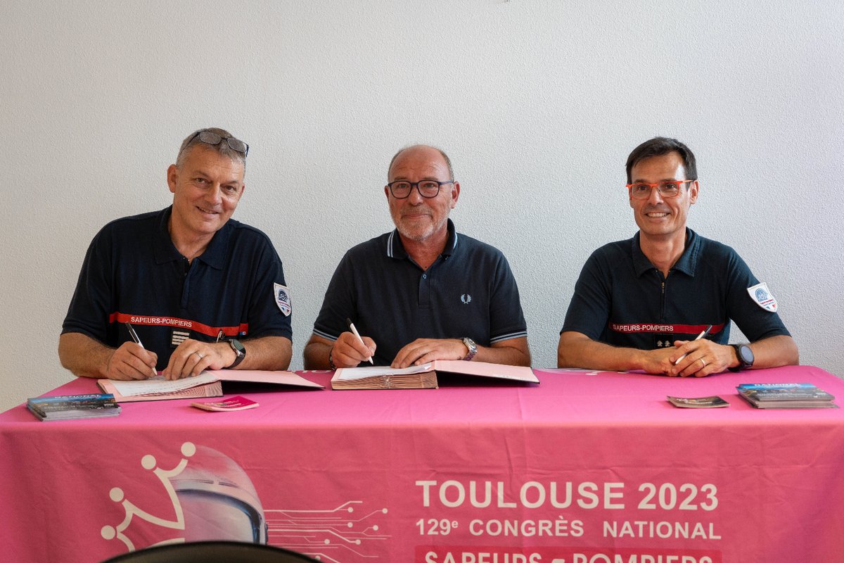 cnspf2023's tweet photo. Vendredi dernier, nous avons eu le plaisir d’accueillir Stéphane Gambier, président de la société ABAQUES Audiovisuel, accompagné de plusieurs de ses collaborateurs, dans le cadre de la signature d'une convention de partenariat avec le #comipy.
➡️https://t.co/x6jWeIGHwQ https://t.co/pWOkyFOvo5