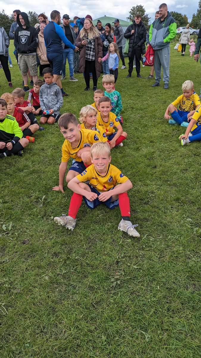 Penlakeceltics's tweet photo. First Trophy of the season for the boys. They were brilliant today π πβ€οΈπ₯π#championsleaguewinners #upthelake https://t.co/troXBSYJ6N