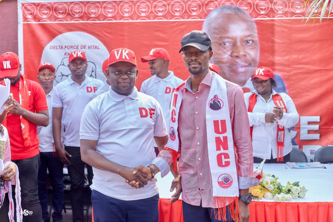KombeGauthier's tweet photo. 🔴⚪
La coordination nationale de Delta force de Vk était ce dimanche 27 août à Tshangu pour installer la coordination de ce district.
Toutes les structures formelles et informelles du parti @uncrdc se préparent à participer à l'objectif 150 députés.

#Chaque_jour_est_une_vie https://t.co/HSEawOnkwg
