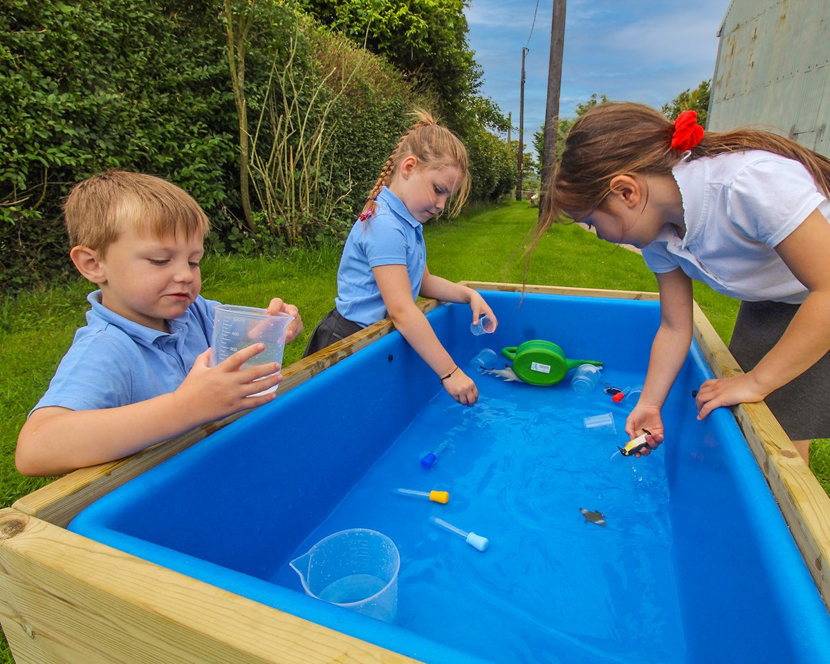 SawscapesP's tweet image. With lockable casters, our Water Trays are a flexible freestanding solution for splash play! 🐬 #waterlpay #splashplay #playgroundequipment #playequipment #sawscapesplay sawscapesplay.co.uk/products/early…