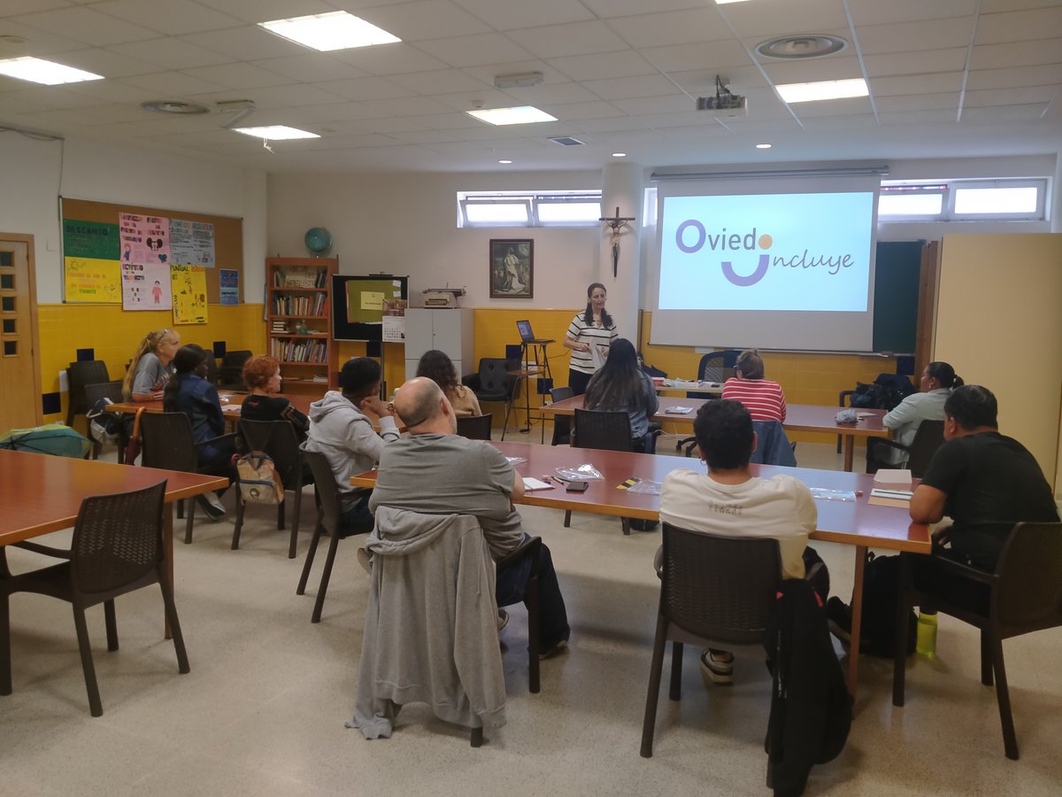 Esta mañana hemos arrancando una nueva edición del itinerario formativo de "Gestión de pedidos y almacén" del programa Oviedo Incluye, impartido por la empresa de inserción Cáritas Koopera.