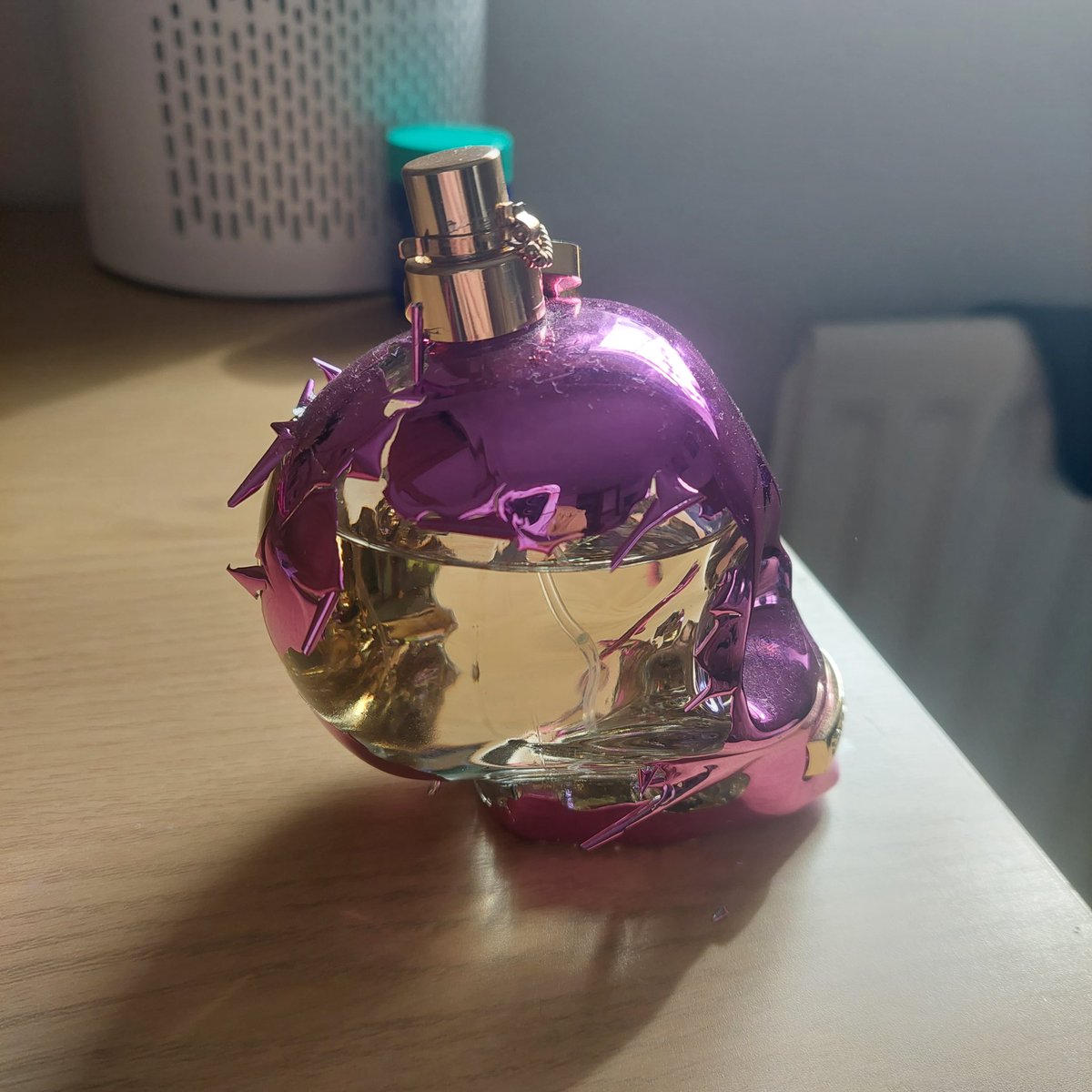 kate_isla's tweet photo. @PoliceLifestyle hi got a bottle of the female perfume abd the bottle is pealing everyday I go in and more is off it. Dont think it should go like this? Please help https://t.co/cU6m8sW1wq