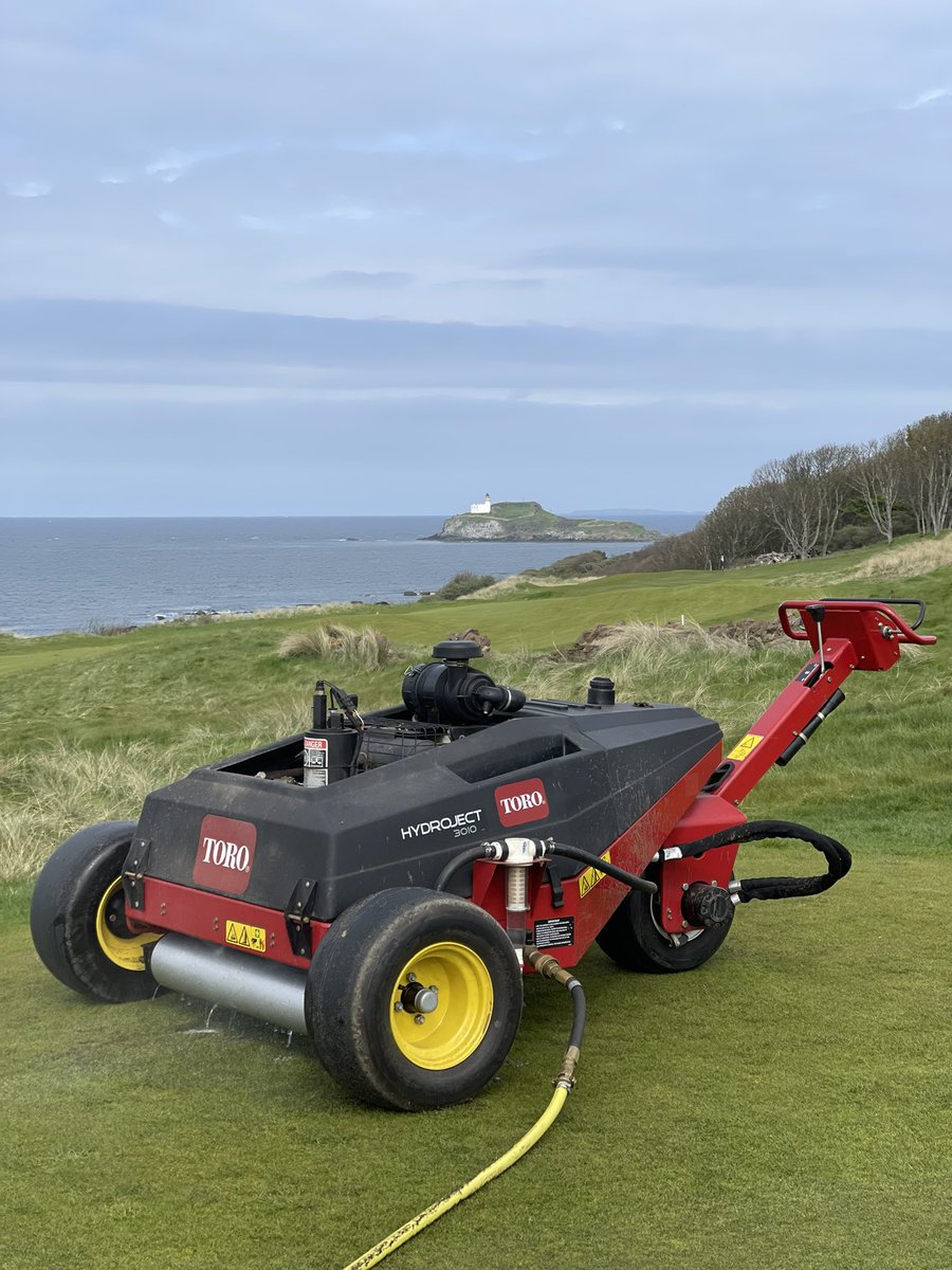 seanharkness1's tweet photo. Getting this great bit of kit out today! Getting a drink right into that profile. Keeping those moisture levels where we want them.
#quadrop @Quadropdosing @rainbirdgolfuk @RainBirdGolf @Aitkens_turf https://t.co/ni92mRSrrx