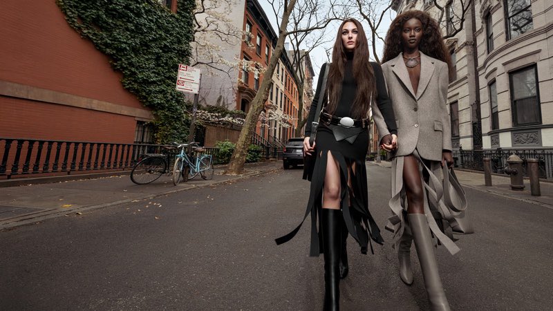 VittoriaCTH's tweet photo. Vittoria Ceretti for #MichaelkorsCollection Fall-Winter 2023 Campaign giving urban bohemian and 70s glam vibe
#vittoria #vittoriaceretti #Fashionmodel #catwalk #topmodels #supermodel #Model #Fashion #runway #runwaymodel #fashionshow #couture #highfashion #hautecoutre #fashion https://t.co/pXdISyDYBd