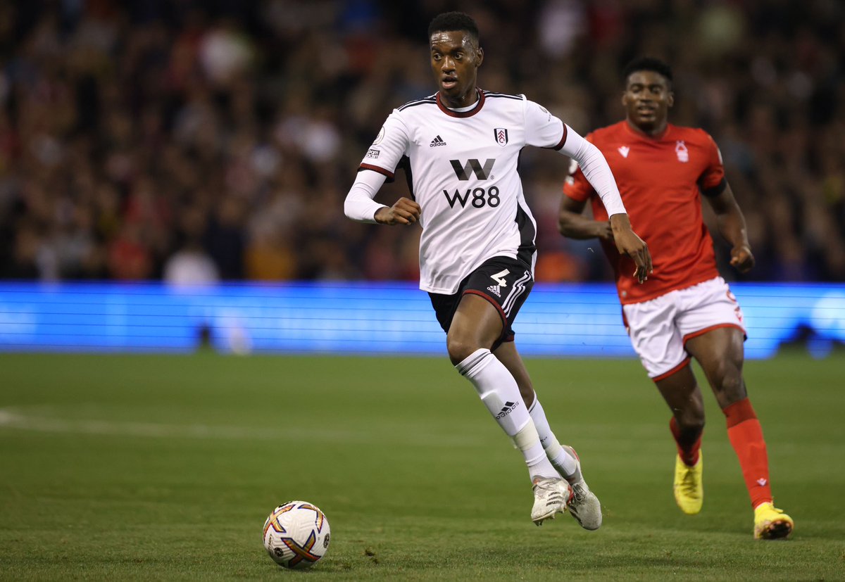 FabrizioRomano's tweet photo. Fulham CB Tosin Adarabioyo has trained separately yesterday as club prepared for his departure ⚪️⚫️

Tosin informed the club of his intention to leave, AS Monaco re-opened talks with Fulham hoping to agree deal in the next 48h. Talks continue. 🔴⚪️ https://t.co/NC2SLJZUXd