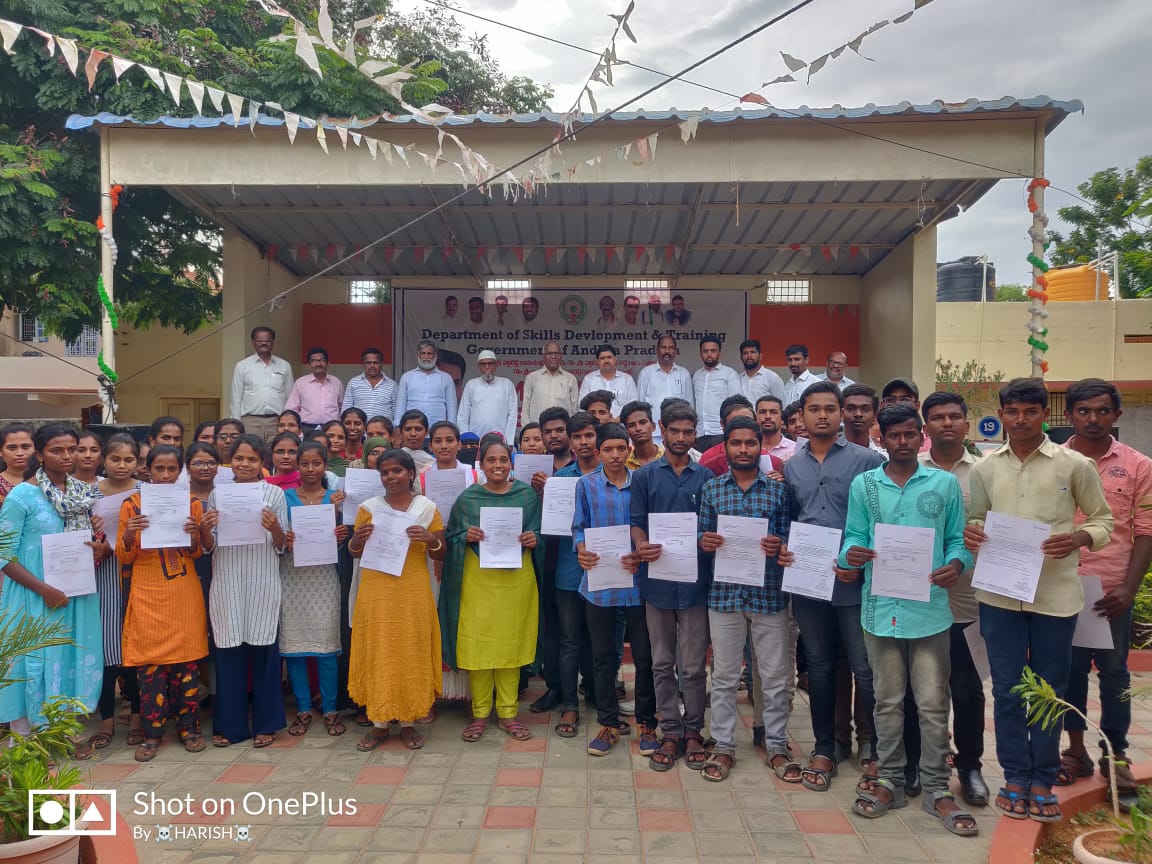 AP_Skill's tweet photo. @AP_Skill has Conducted Mega Job Mela at Government High School #Piler #AnnamayyaDistrict 

Attended Guests
Sri #ChintalaRamaChandraReddy Hon'ble MLA, Pileru
Sri #Sreenath EX MLA, Piler
Sri #IrfanAhamad State Minority Commission, Chairman
Sri #HabeebBasha Sarpanch, Piler https://t.co/RaVMZUHsT4