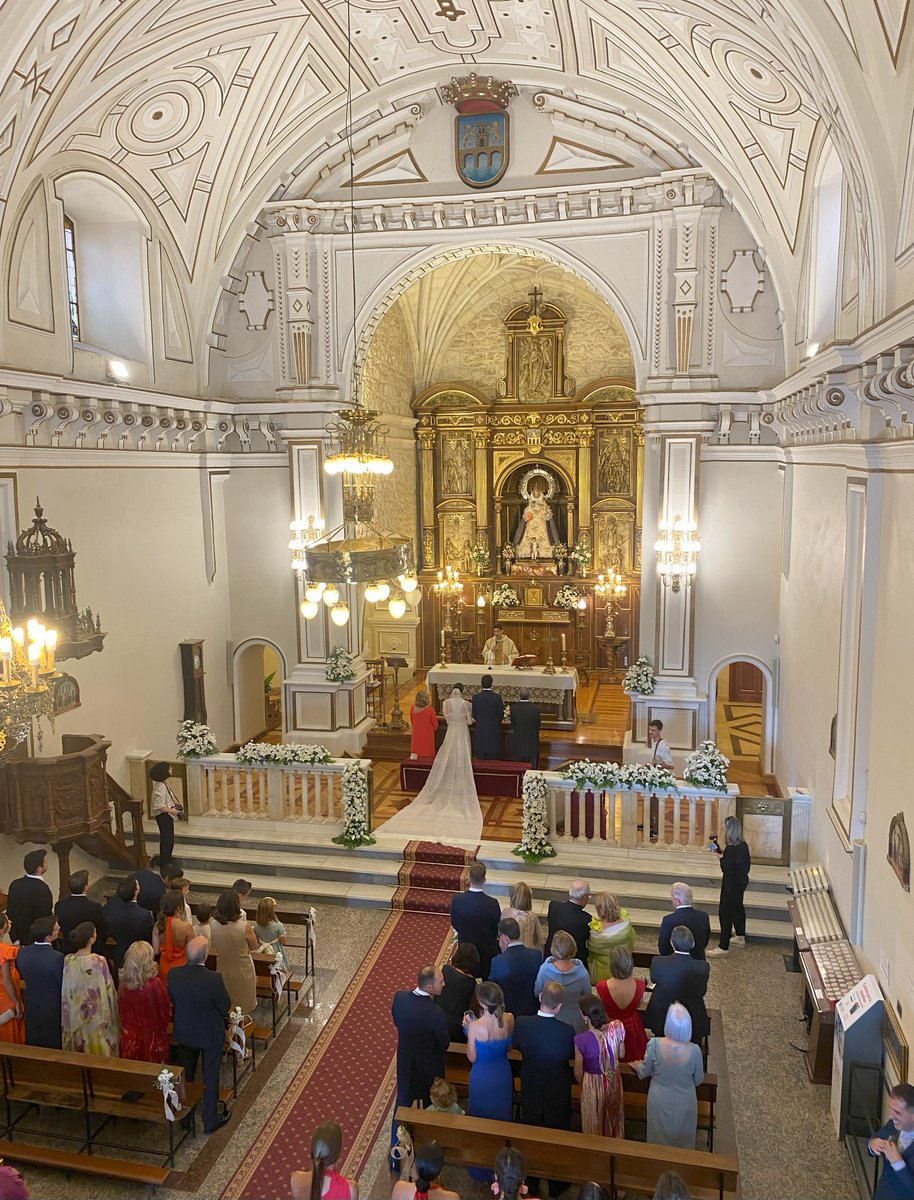 TrioPortamento's tweet photo. 💍En la boda de Andrea y José Luis, el 08 de julio de 2023, en la Ermita Virgen de las Viñas (Aranda de Duero).
🎶Un gusto formar parte de un día tan bonito, ¡enhorabuena, pareja! https://t.co/fk7Ljc6S8y