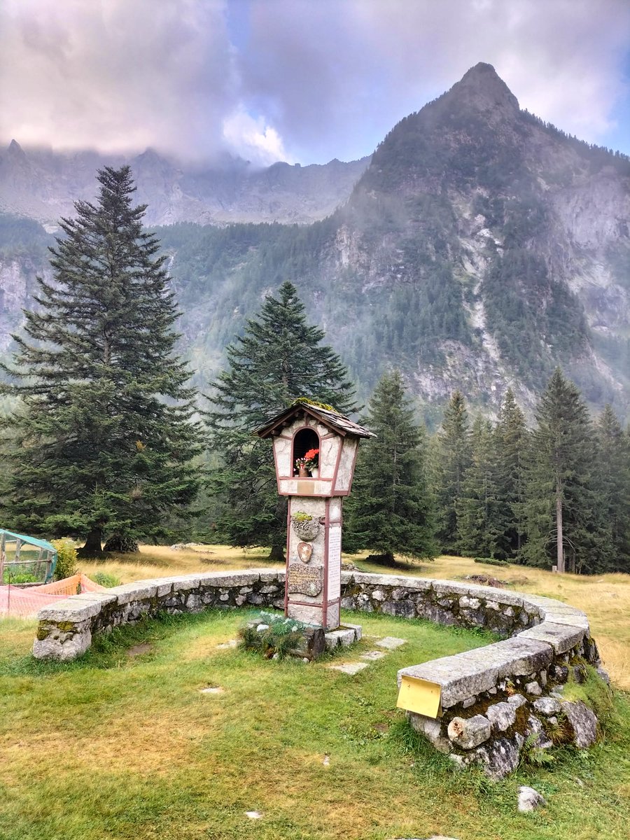 Saliinvetta's tweet photo. Alla scoperta della Val Codera (So) con il piccolo borgo di Codera, raggiungibile solo a piedi o in elicottero
Ci siete mai stati ?
👉Ecco qualche dettaglio: https://t.co/iNVrNKc73n
#codera #valcodera https://t.co/D91BtLAJrp
