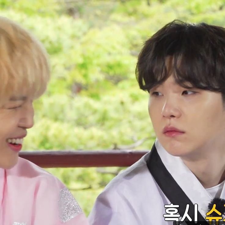 augustcln's tweet photo. yoongi… https://t.co/scE6KD0Ggy