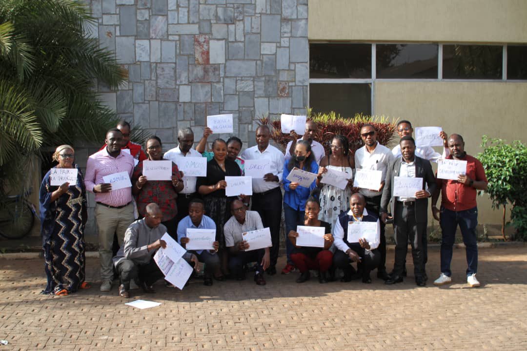 Gloire_Sebu's tweet photo. Formation Régionale de Facilitateurs dans le Programme d’Alternatives à la Violence (PAV) à PIASS du 18 au 20 Août 2023. 16 Représentants des organisations œuvrant pour la promotion de la paix au Rwanda, Burudi et en RDC ont été certifiés entant que facilitateurs internationals. https://t.co/OIJ50rTk48