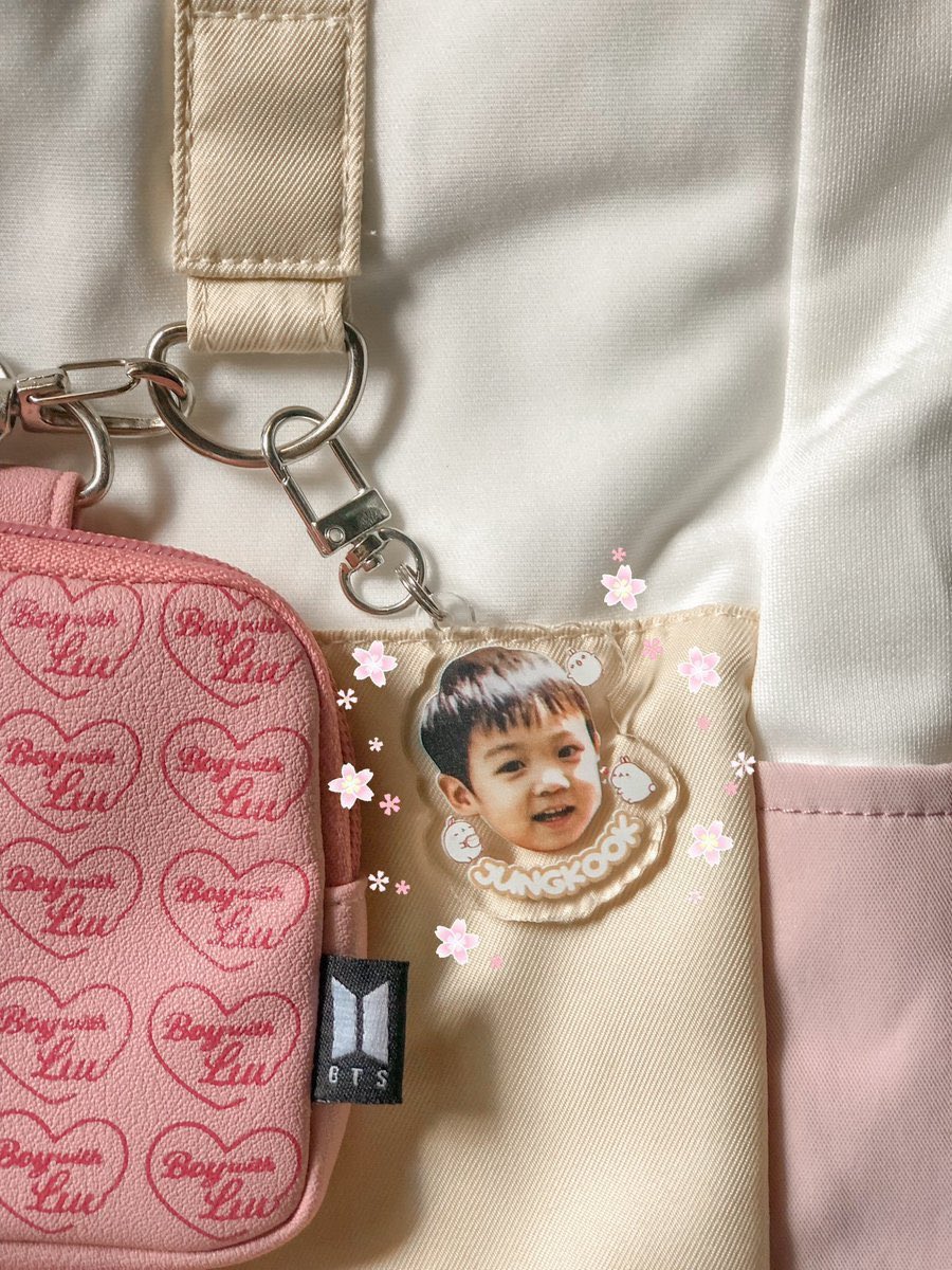 JUNGKOOK BIRTHDAY GIVEAWAY ★

💒 . . . baby jungkook keyring [ 1 winner ]
💒 . . . ₱20 gcash [ 1 winner ]

⟢  mbf + rt and like
⟢  reply with your bday message + your fave pic of him
⟢  winner must shoulder lsf !

𓍯 ends on september 1.