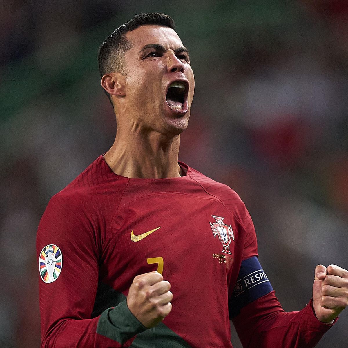 ElInmortal____'s tweet photo. Ponen a la venta las entradas del Eslovaquia vs Portugal del 8 de septiembre y SE AGOTAN en solo 38 minutos.

El efecto de Cristiano Ronaldo es imposible de medir.

El jugador más influyente de la Hª. https://t.co/uF1raTZxj3