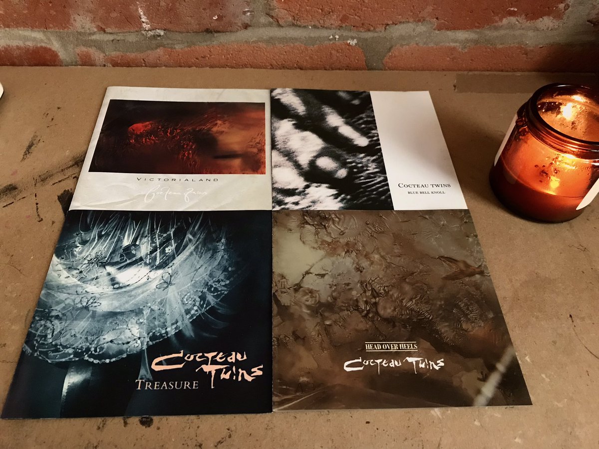 A day of nothing but the Cocteau Twins to usher in the autumn and keep me company as I work 👍🏻🍂