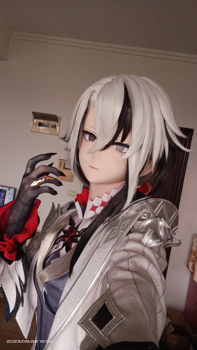 Misaka93222766's tweet image. “演员，只需要练习演员的技巧，就够了。”
“如果你做不到提供有价值的信息，就把嘴闭上！”
#原神  #kigurumi #仆人阿蕾奇诺